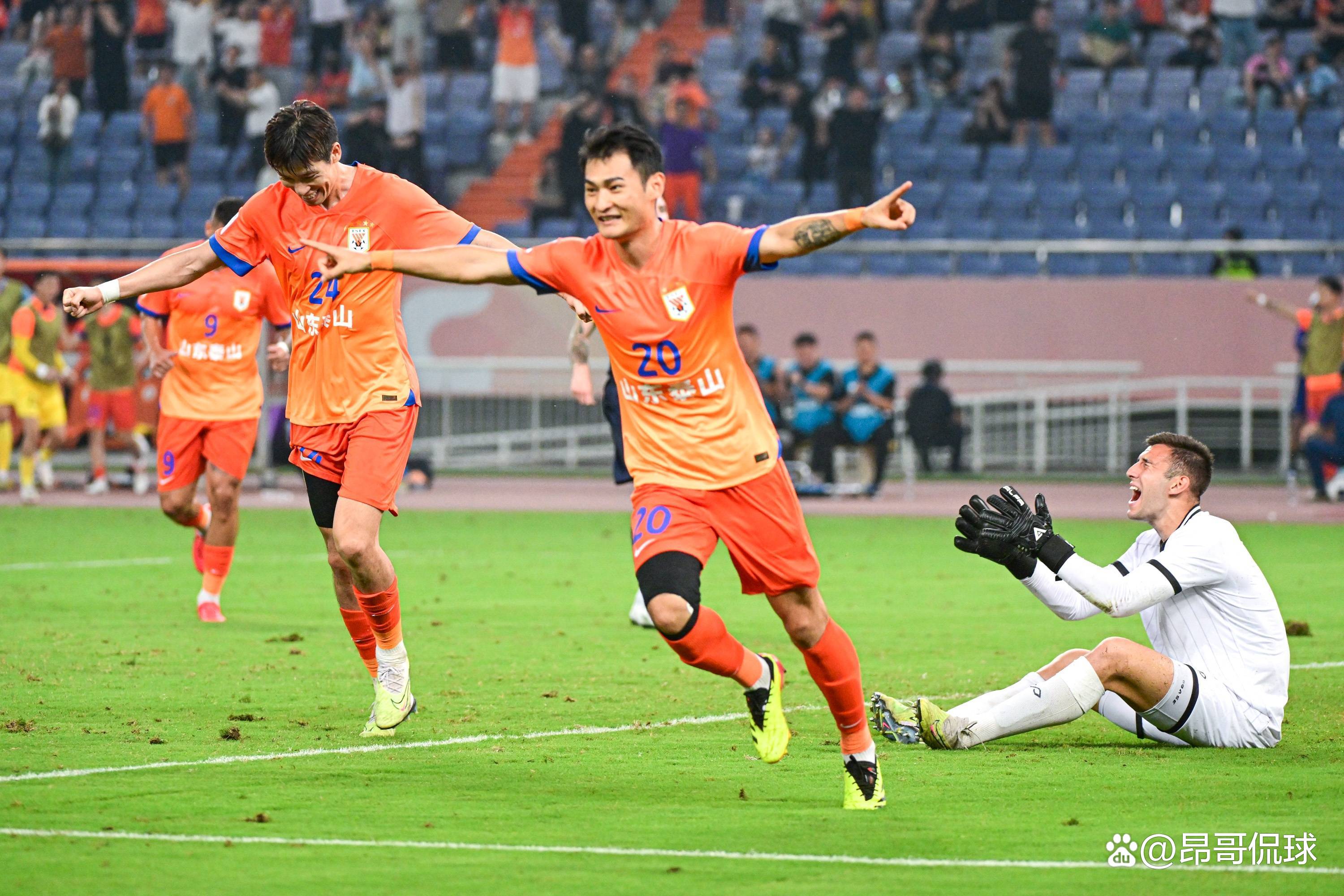 包含国际明星球员开赛，球场上风起云涌的词条