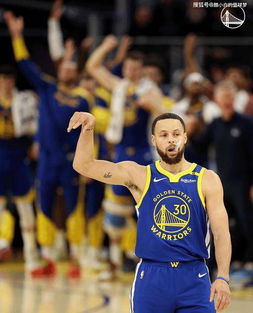 勇士力克湖人，库里再现神奇三分