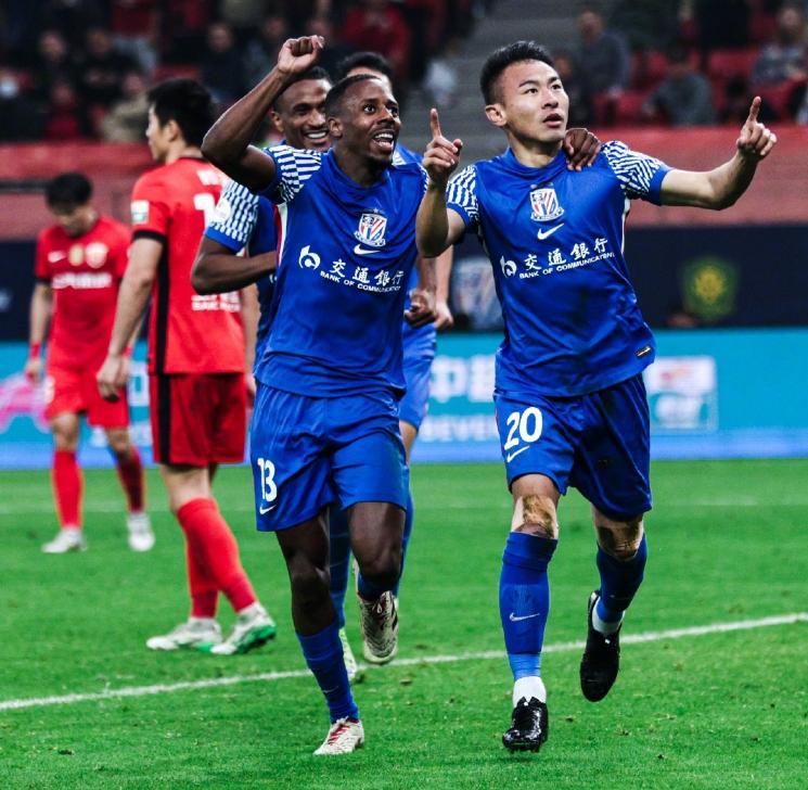 关于上海申花主场豪取三分，队员士气高涨的信息