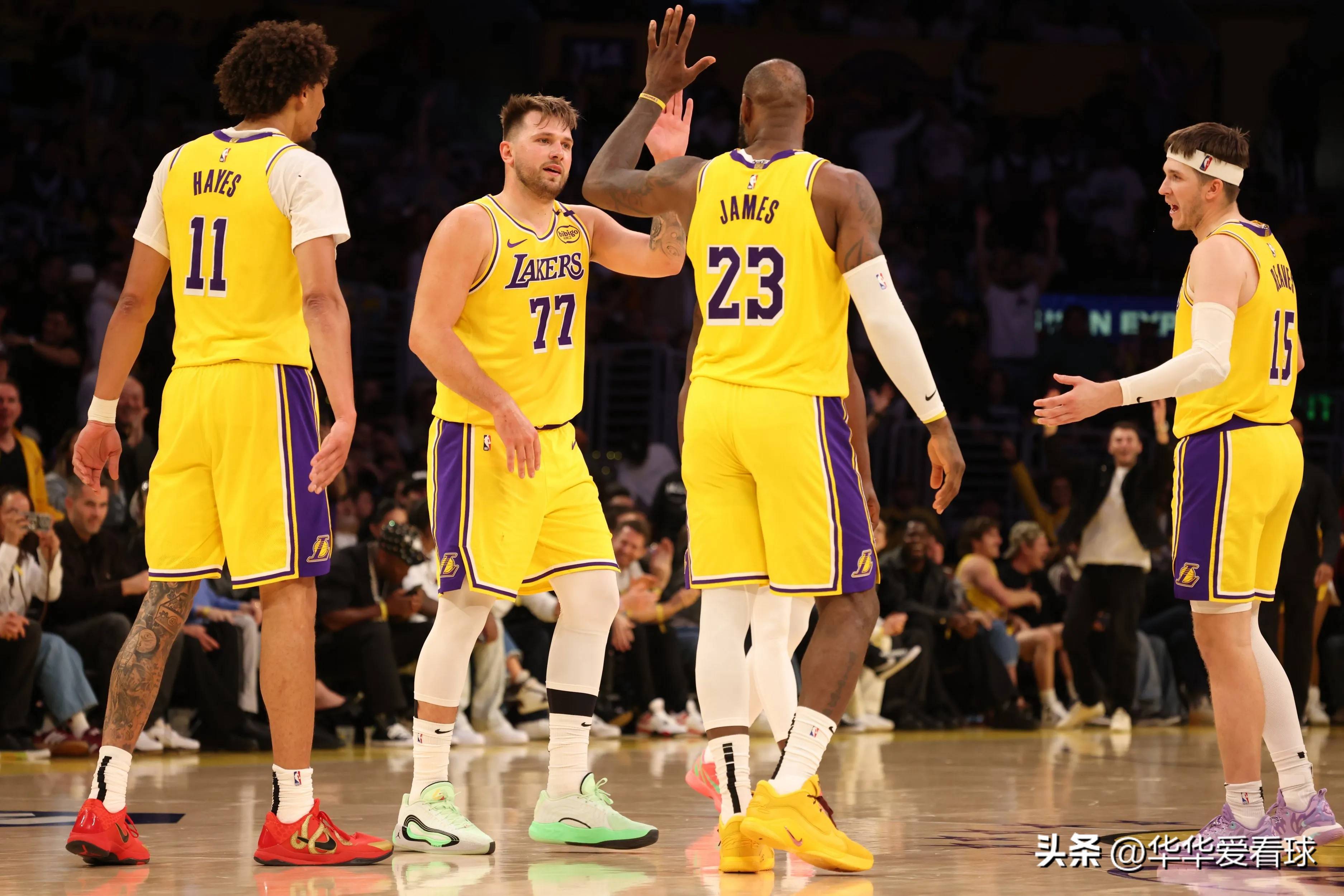 星空体育登录-篮网队客场大胜湖人队，成功完成连胜之旅！