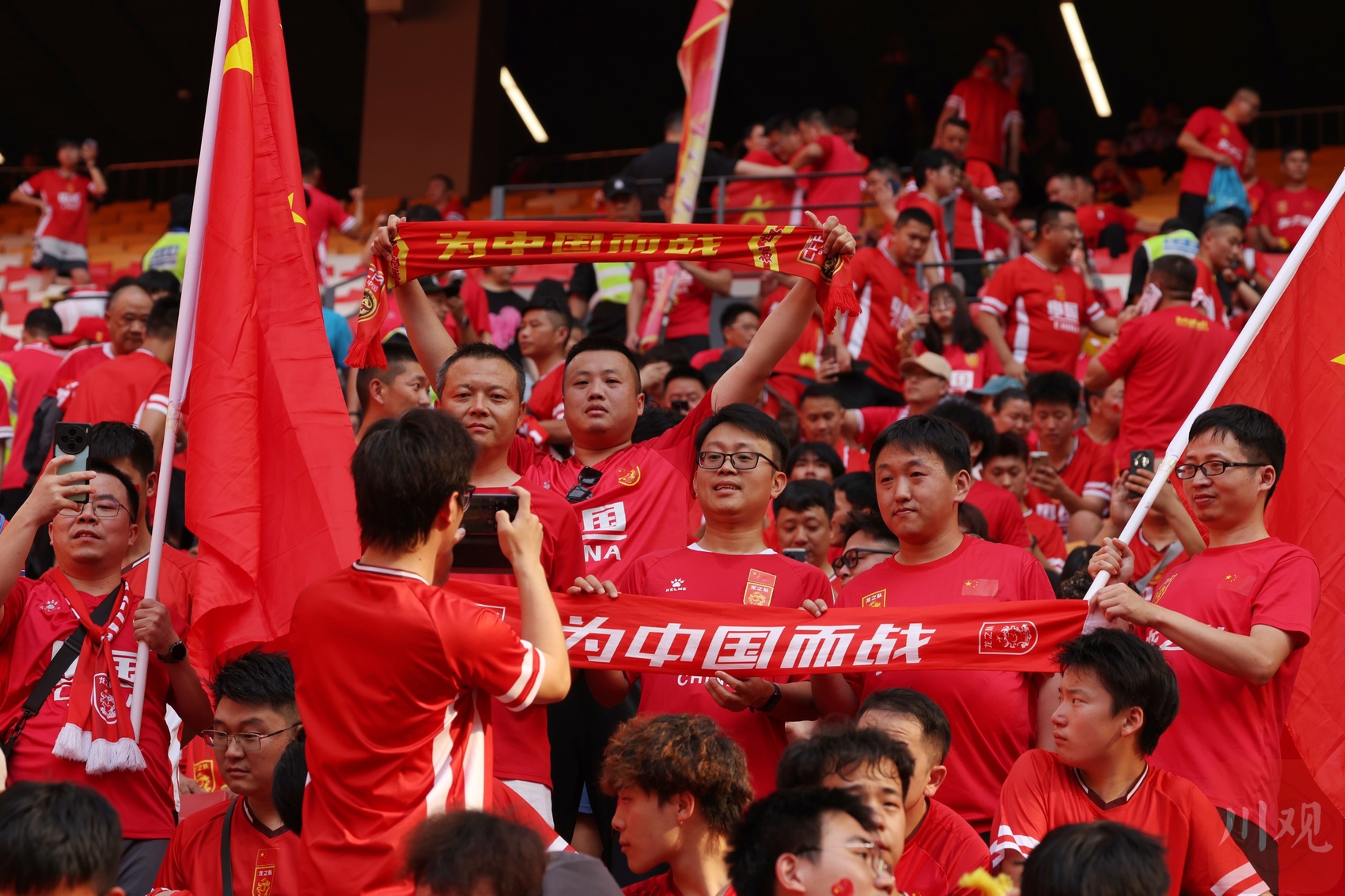 包含足球赛事中中国球队表现抢眼势如破竹的词条