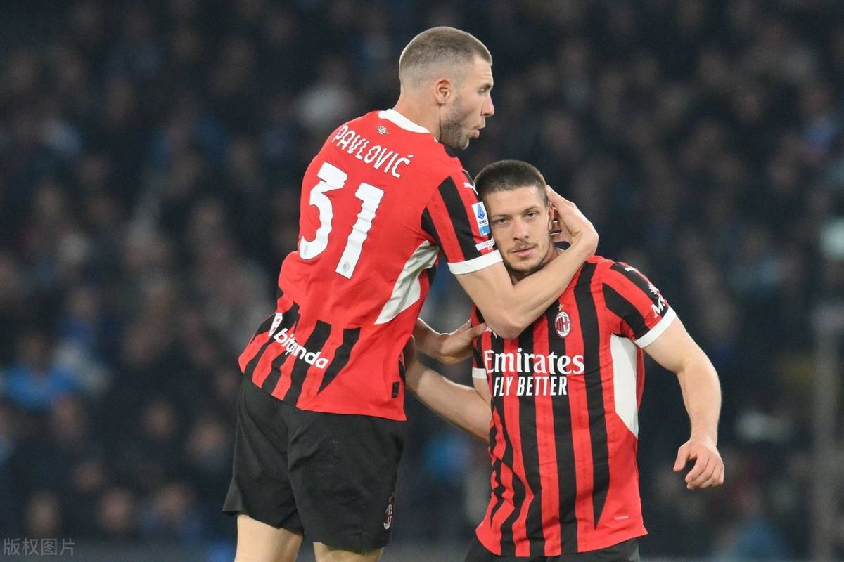 关于AC米兰引进巴萨新星,球迷欢呼新赛季冠军无敌的信息 关于AC米兰引进巴萨新星,球迷欢呼新赛季冠军无敌的信息