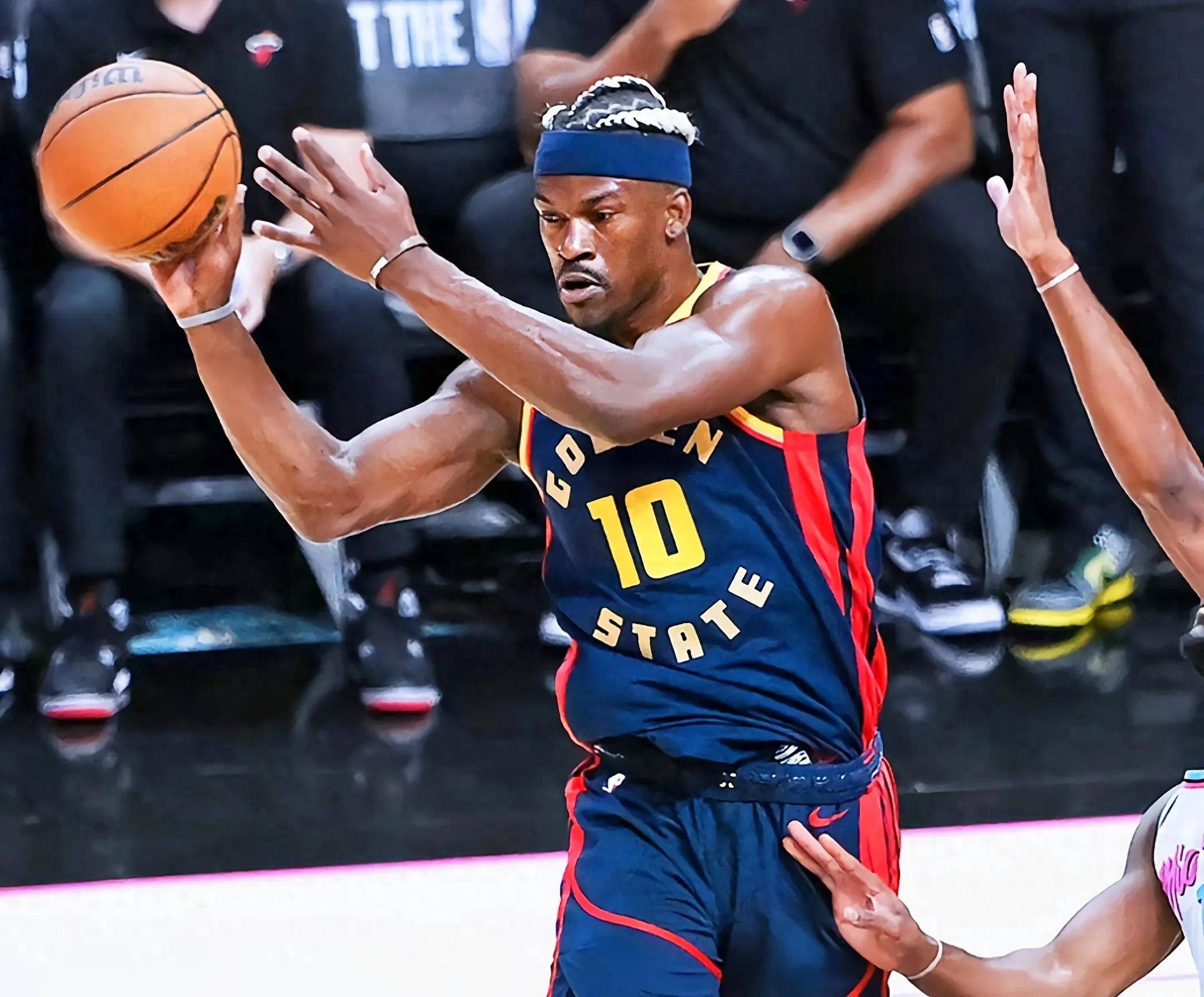 黄蜂大胜勇士，拉塞尔表现出色的简单介绍