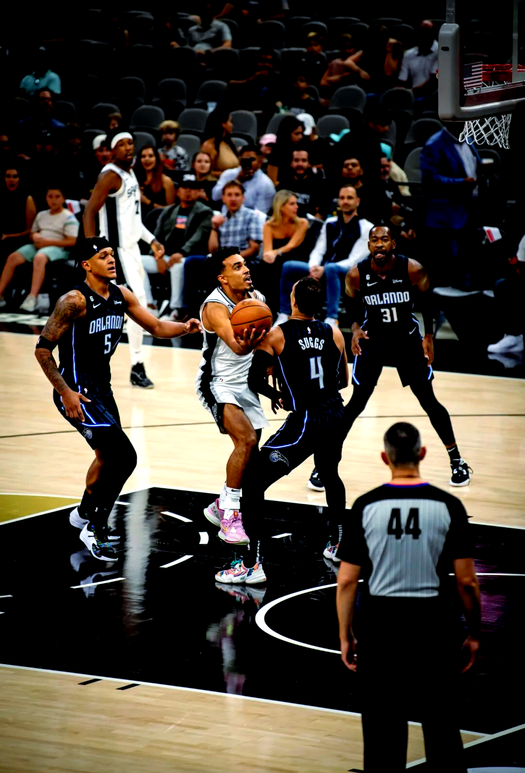 包含马刺队主教练力推青年球员成长的词条 包含马刺队主教练力推青年球员成长的词条