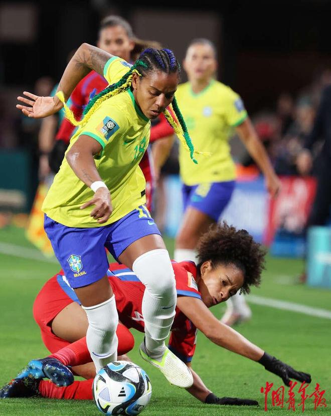 包含巴拿马女足备战南美杯，力求突破的词条