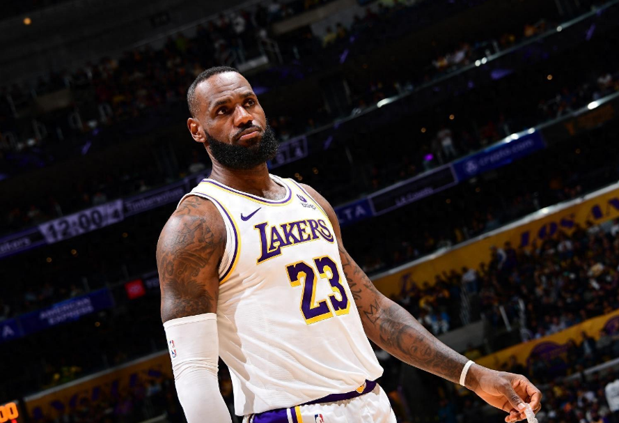 星空体育投注-骑士惜败湖人，表现令人期待