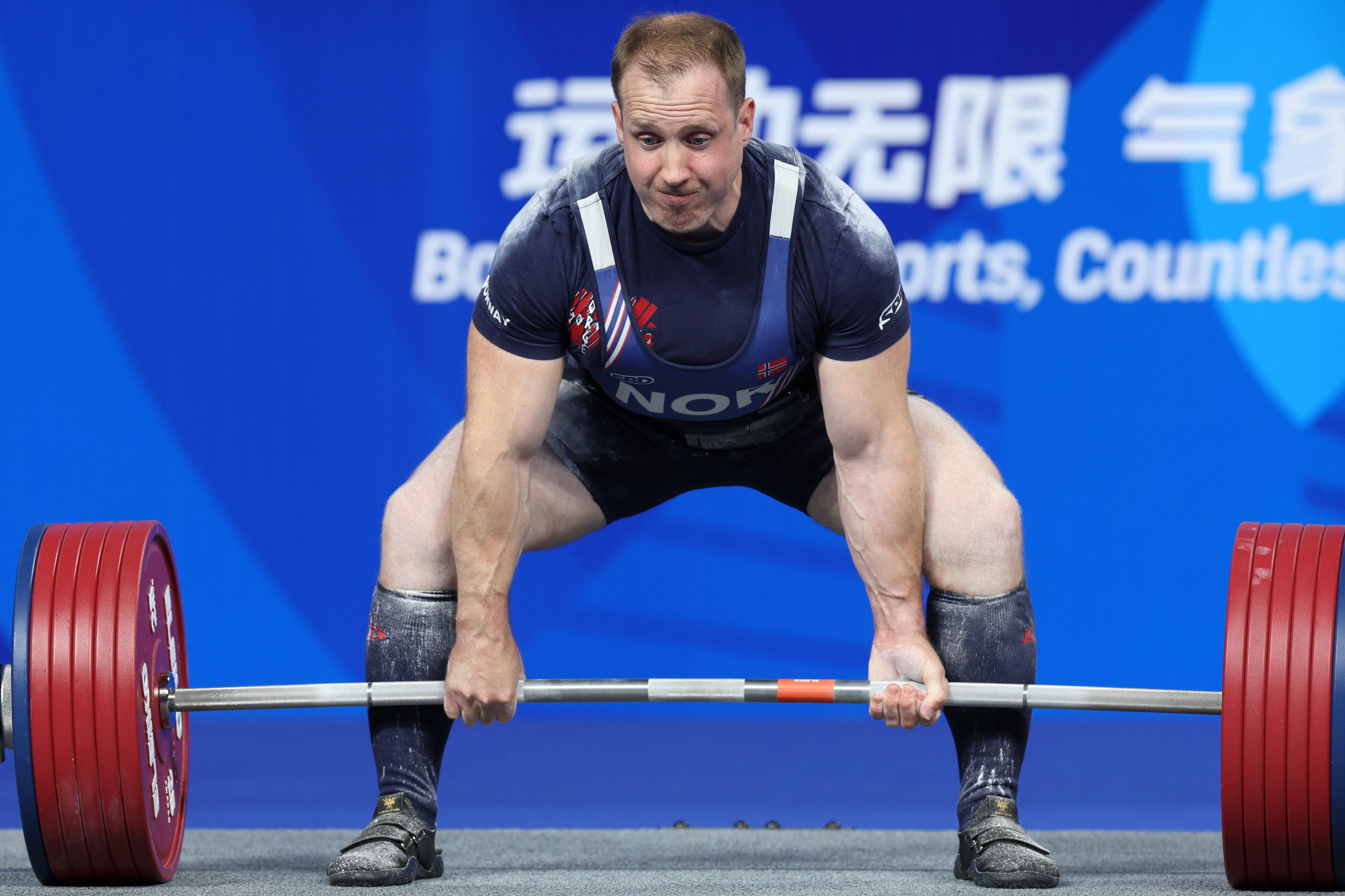 阿富汗举重选手突围夺冠，扬名体坛的简单介绍