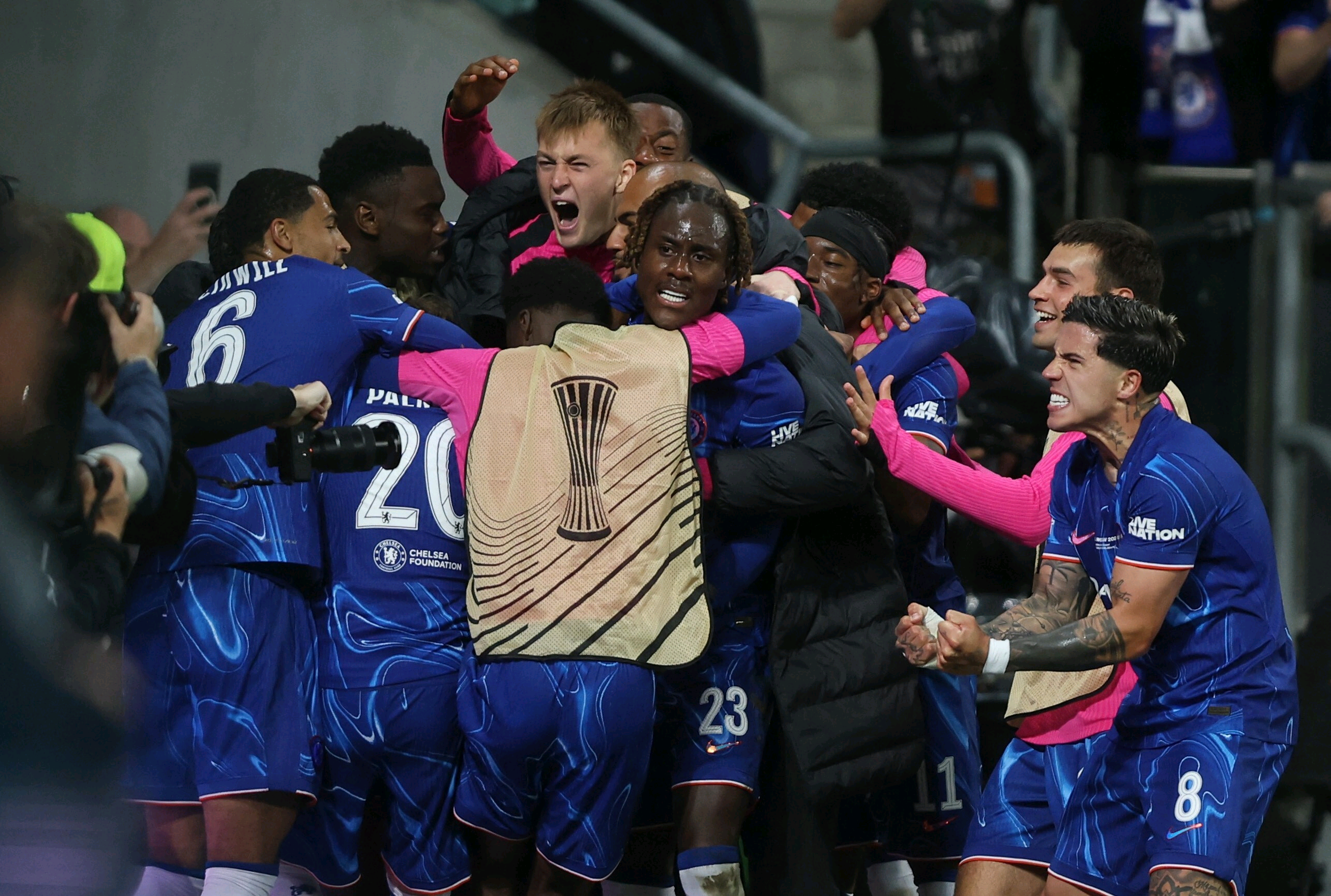 火爆局面！欧洲联赛中多支球队频频换位的简单介绍