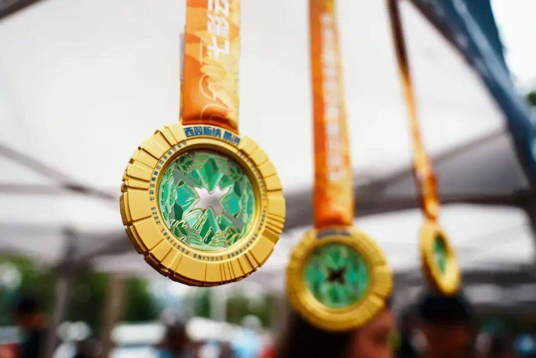 自行车选手风驰电掣夺得金牌的简单介绍