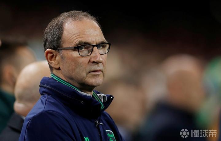 包含斯托克城客场受挫，教练组展开调整和分析的词条