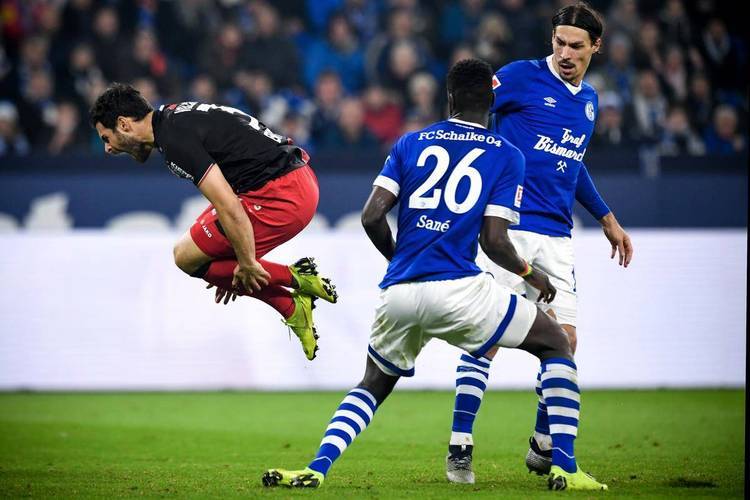 星空体育登录-包含沙尔克客场大败，保级形势岌岌可危的词条